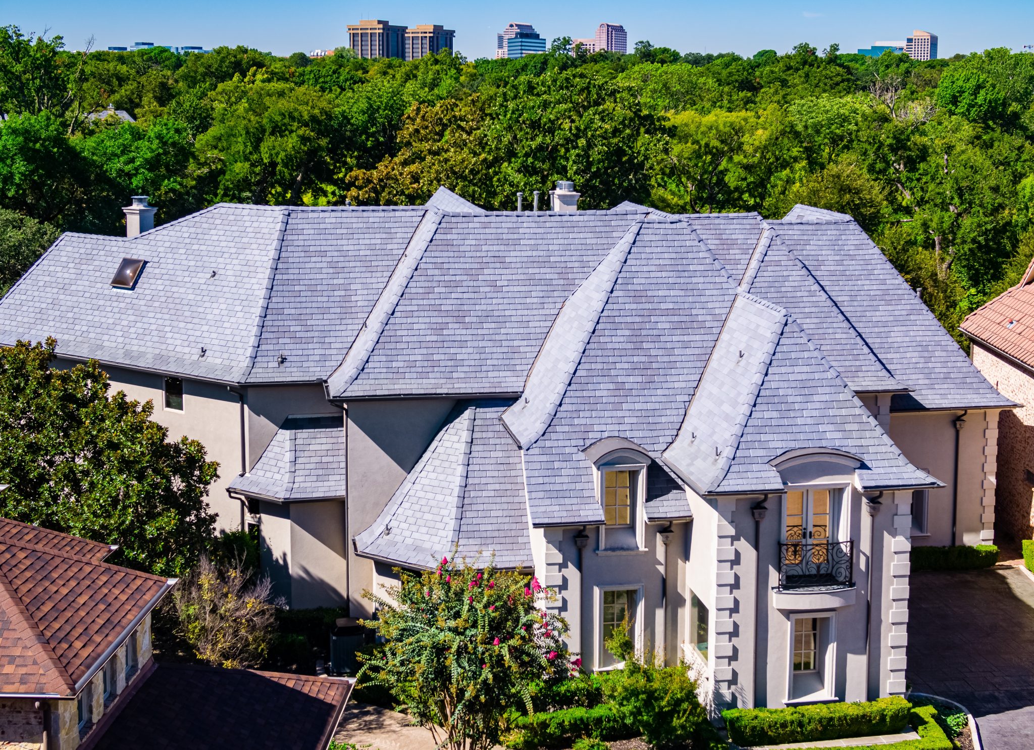 DaVinci Roofscapes Single-Width Slate Castle Gray Cool House